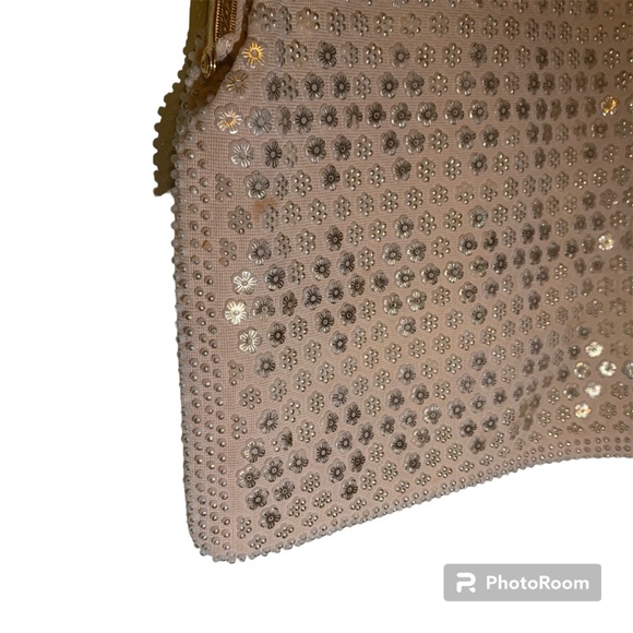 Vintage Cream And Gold Tone Mini Clutch Party Event Kiss Lock Chain Purse - Picture 6 of 8